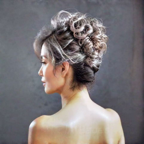 Elise 50 ans, asiatique, cherche un complice pour plaisirs sans lendemain !